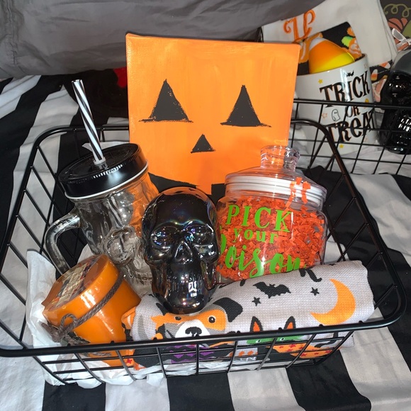 HALLOWEEN BASKETS!🎃🖤🎃🖤⚰️🕷🔪💀 - Picture 5 of 8